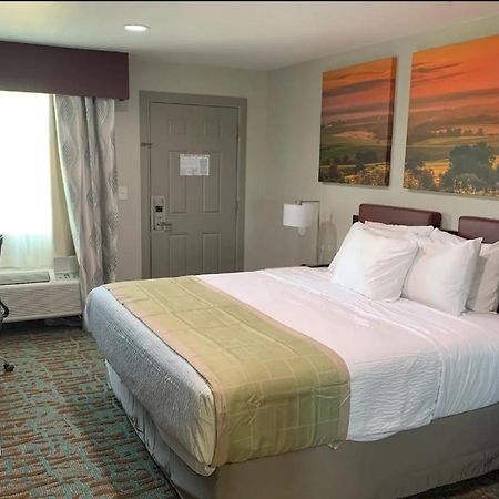 Days Inn By Wyndham Bellville Mansfield Esterno foto