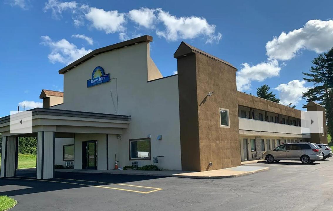 Days Inn By Wyndham Bellville Mansfield Esterno foto