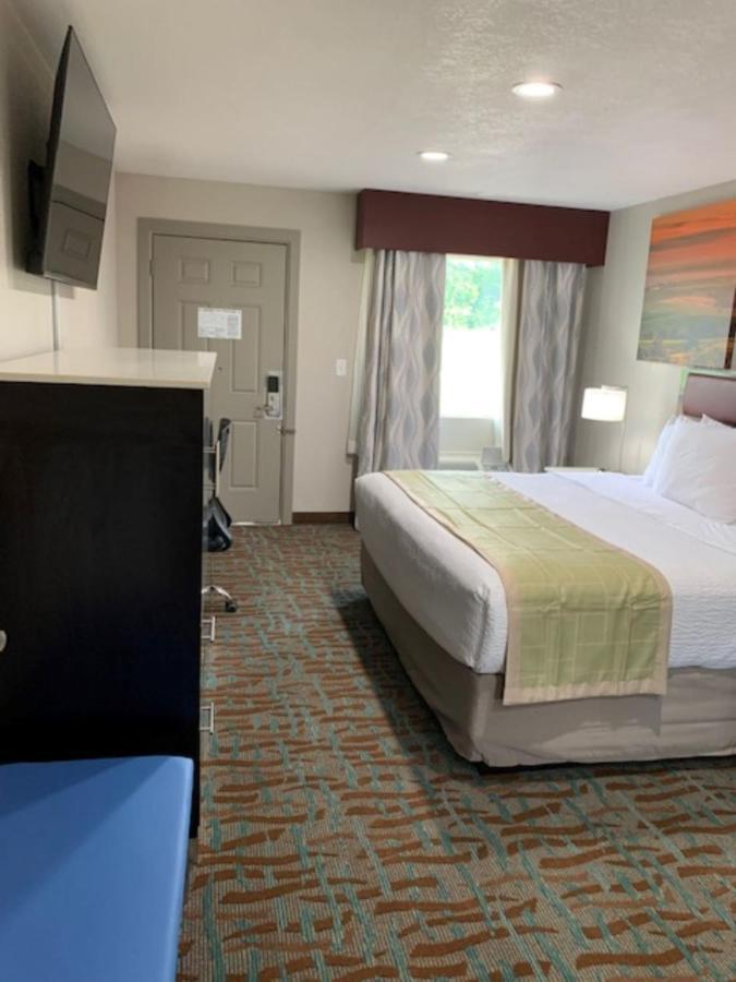 Days Inn By Wyndham Bellville Mansfield Esterno foto
